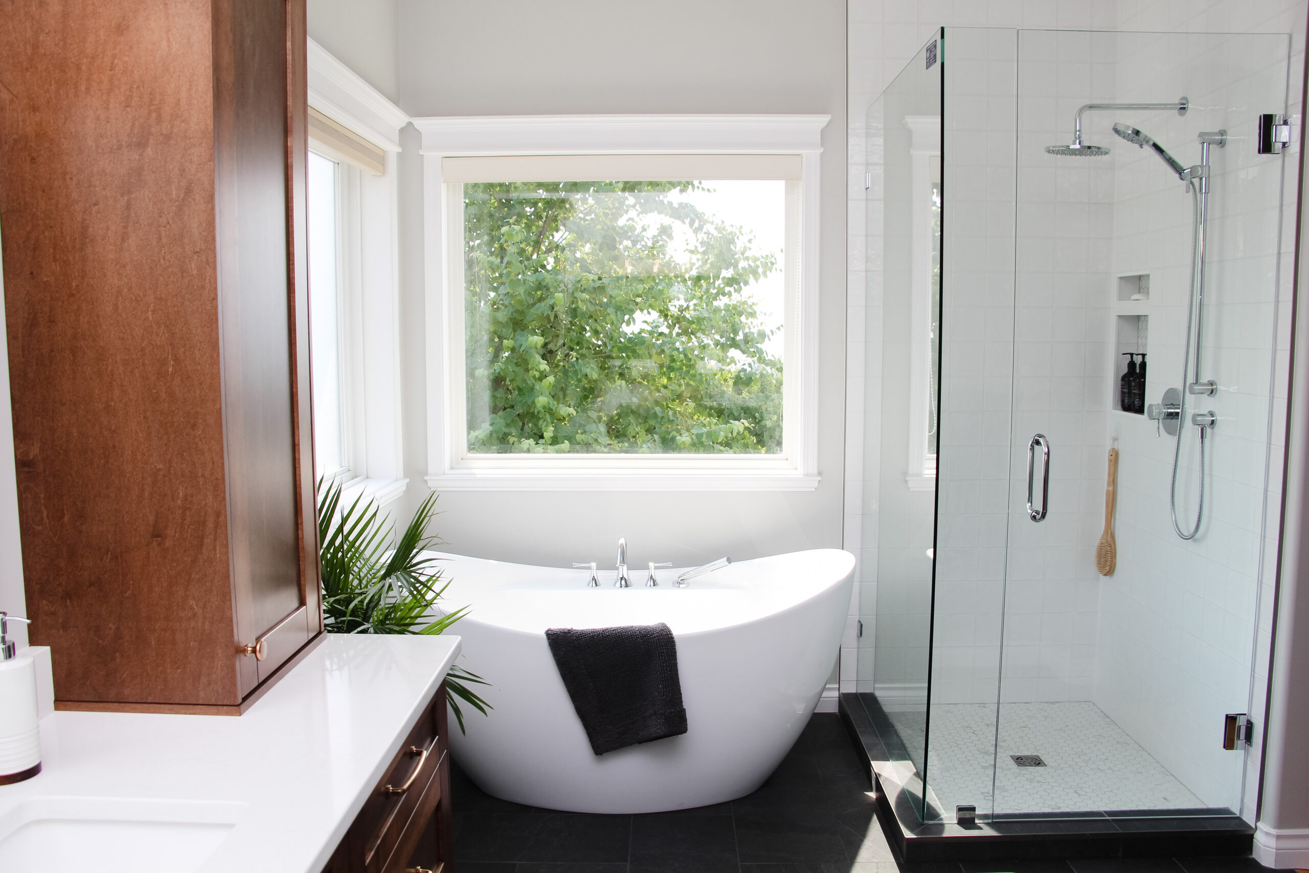 Modern Bathroom with clear glass shower